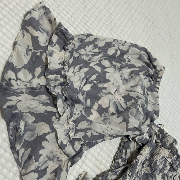 Mustard Seed LILITH SQUARE NECK Gray and Cream Smocked Ruffled Blouse NWT Sz Lg - Picture 8 of 9